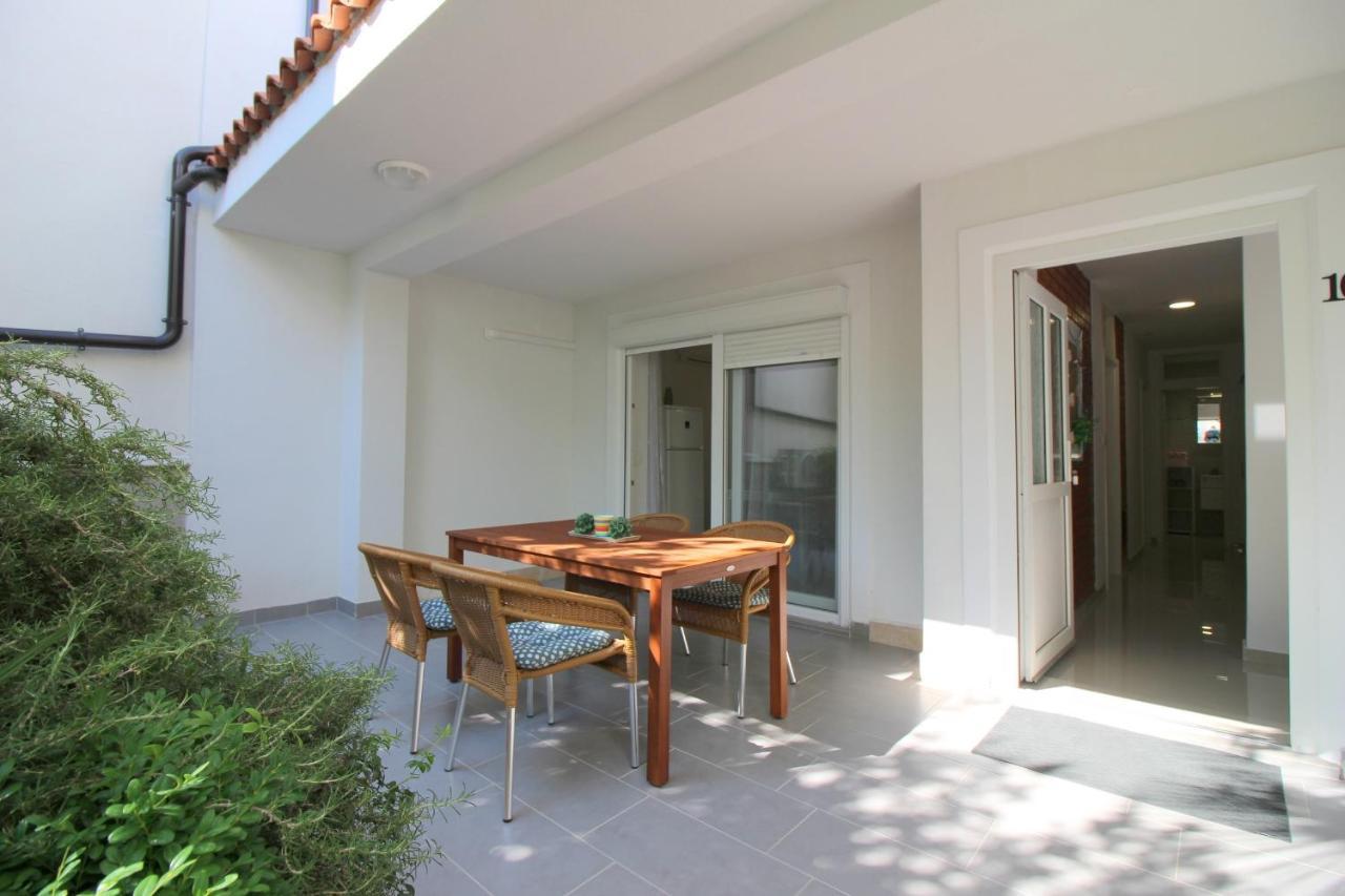 Modern Apartment Zen With Private Garden Porec Exterior photo