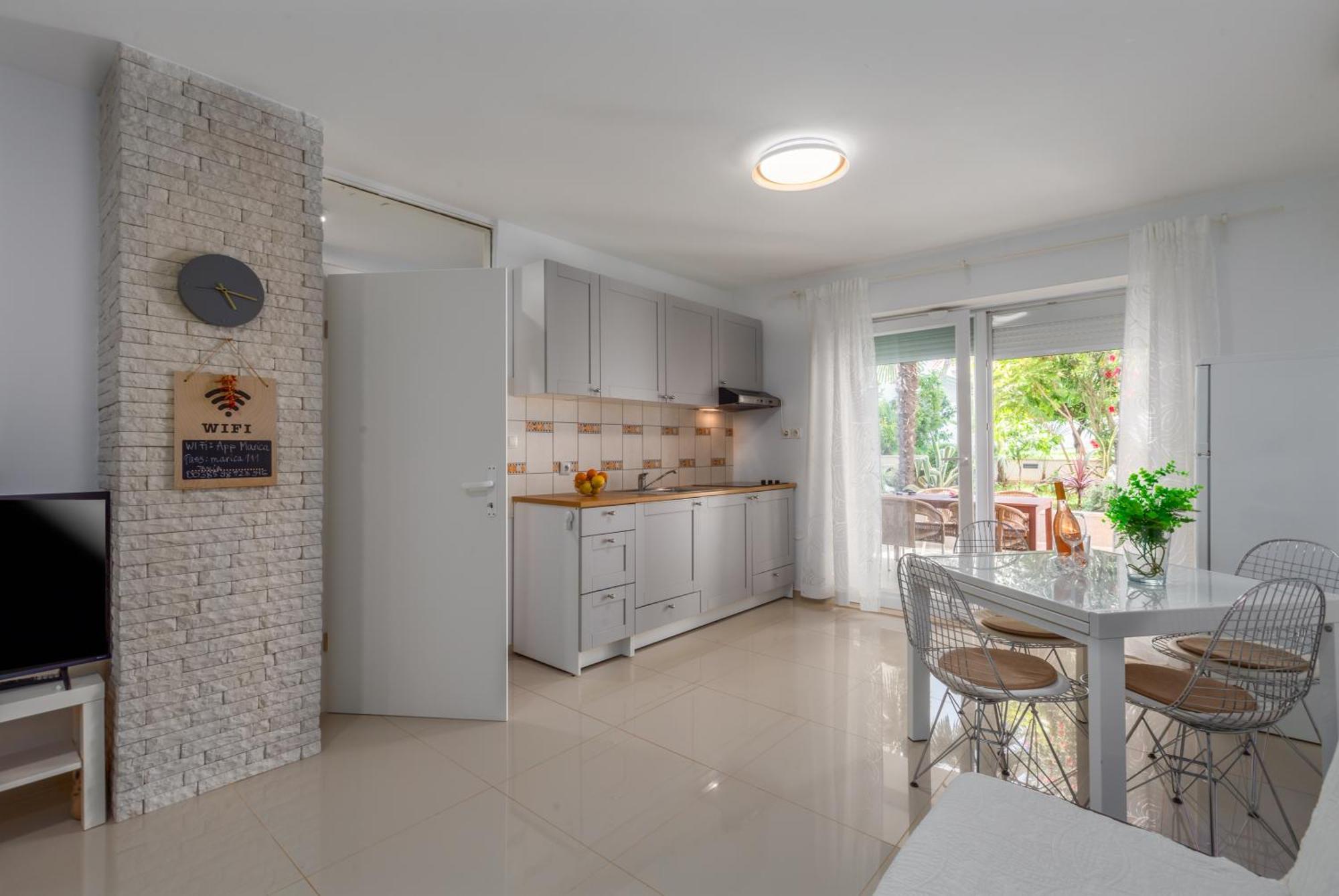 Modern Apartment Zen With Private Garden Porec Exterior photo
